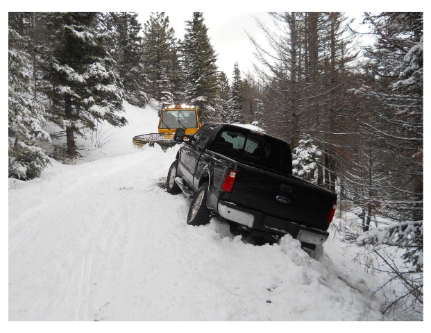 vehicle stuck on NF road.jpg